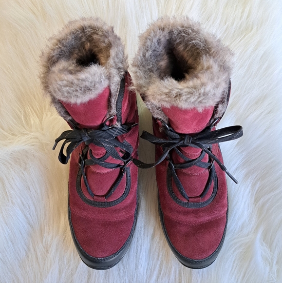 Beautiful Sorel snow boots - Picture 3 of 13